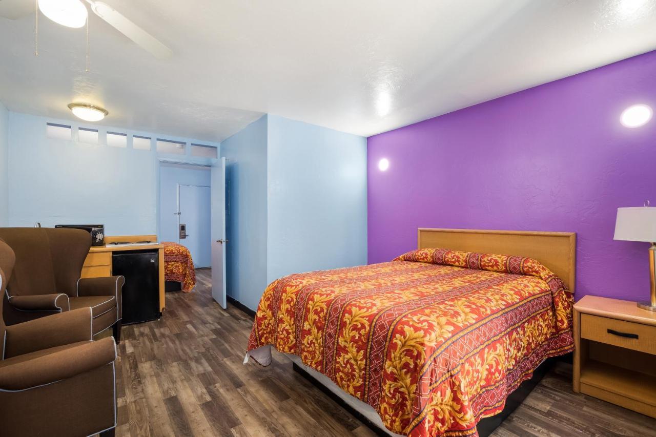 Knights Inn Tucson D.M.A.F Area Экстерьер фото