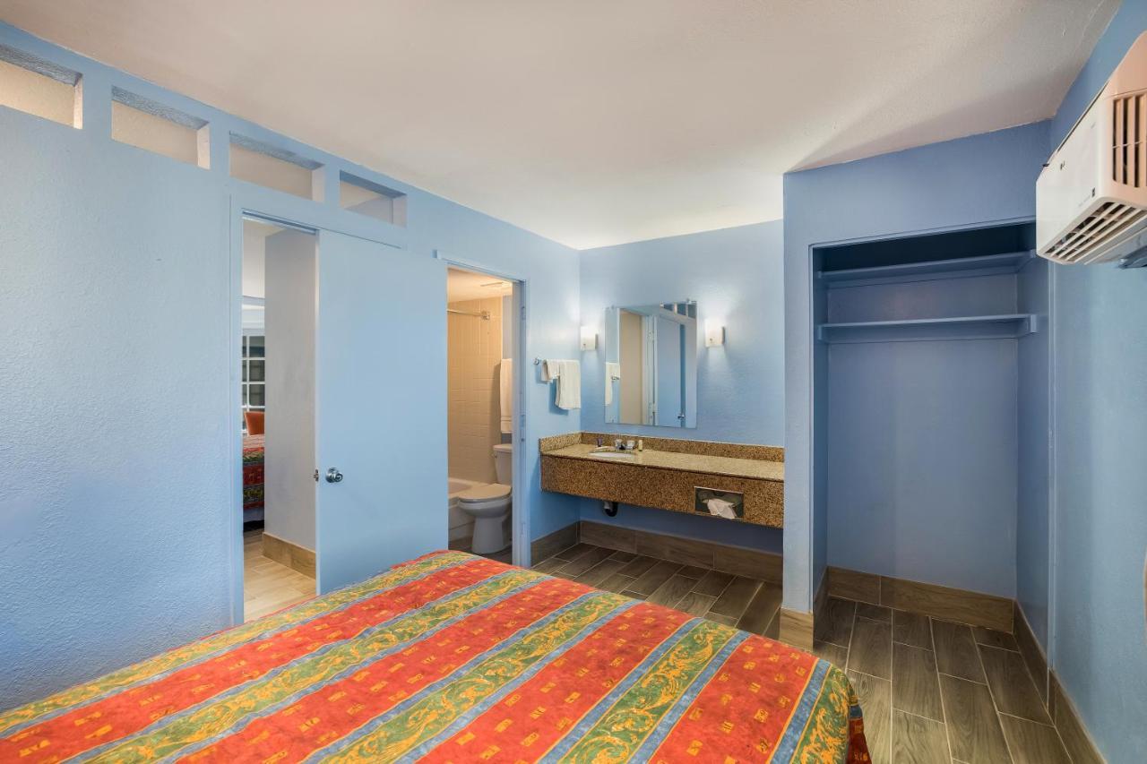 Knights Inn Tucson D.M.A.F Area Экстерьер фото