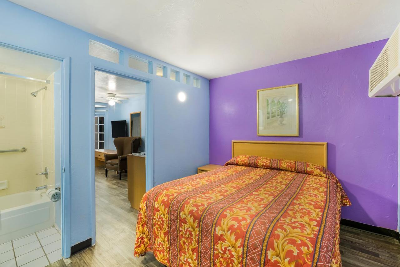 Knights Inn Tucson D.M.A.F Area Экстерьер фото