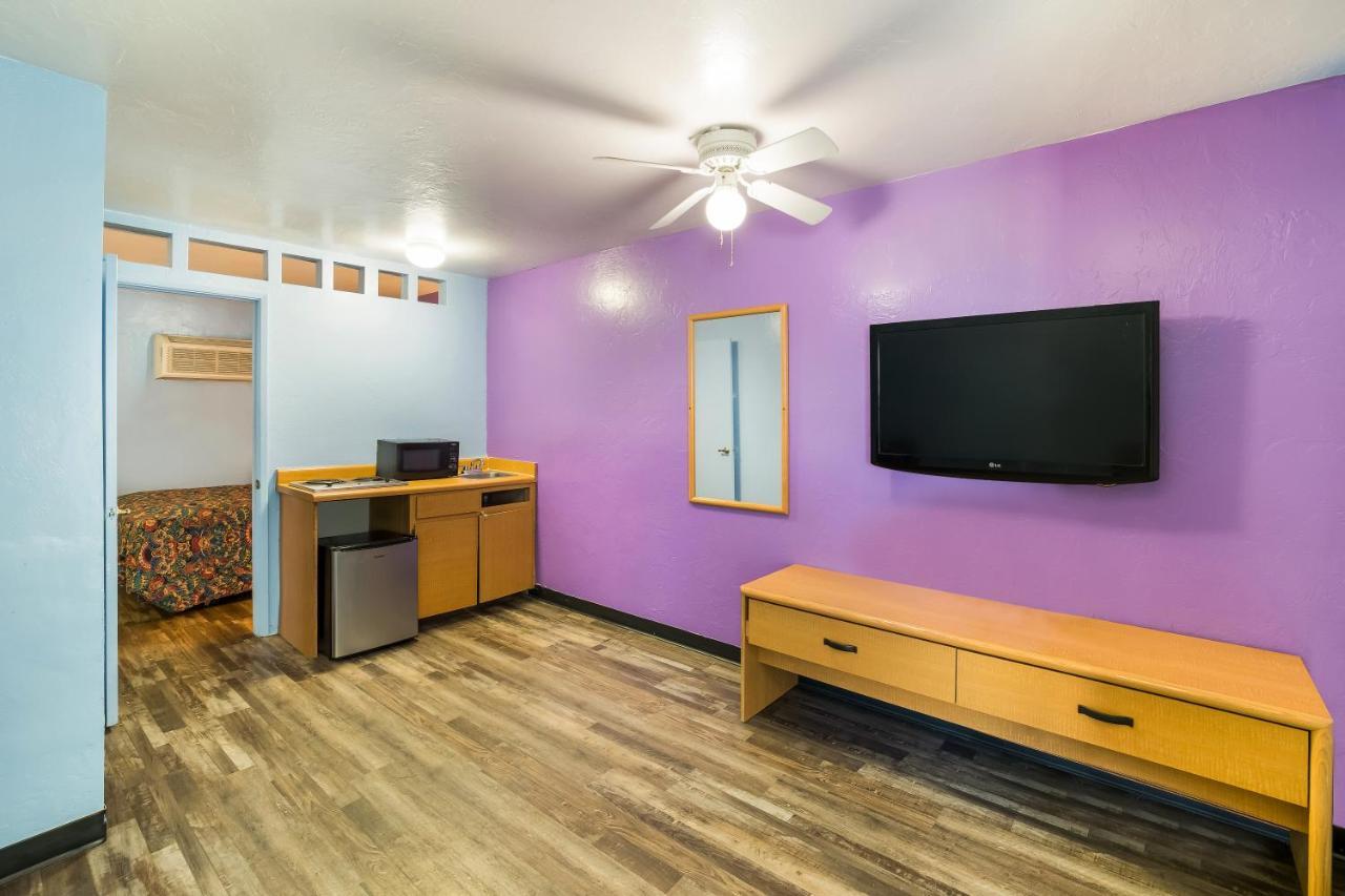 Knights Inn Tucson D.M.A.F Area Экстерьер фото