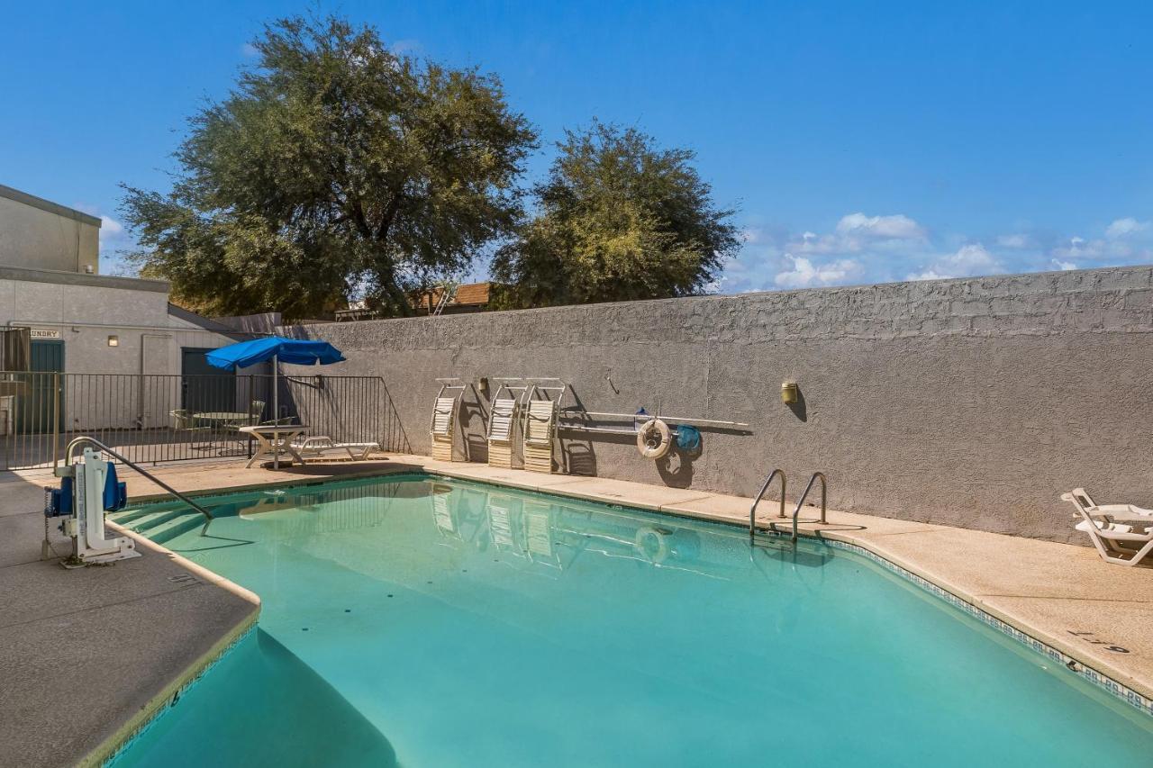 Knights Inn Tucson D.M.A.F Area Экстерьер фото
