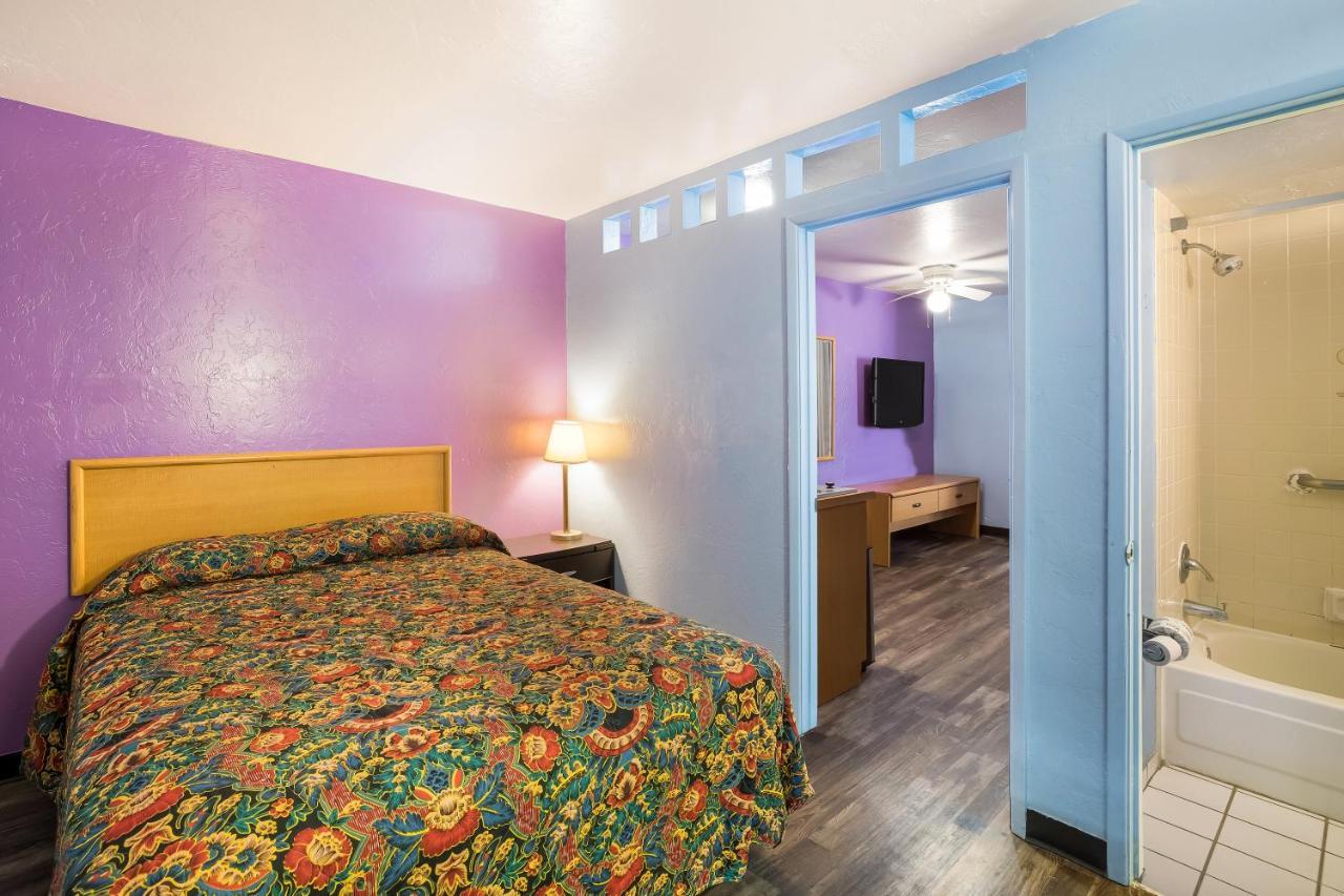 Knights Inn Tucson D.M.A.F Area Экстерьер фото